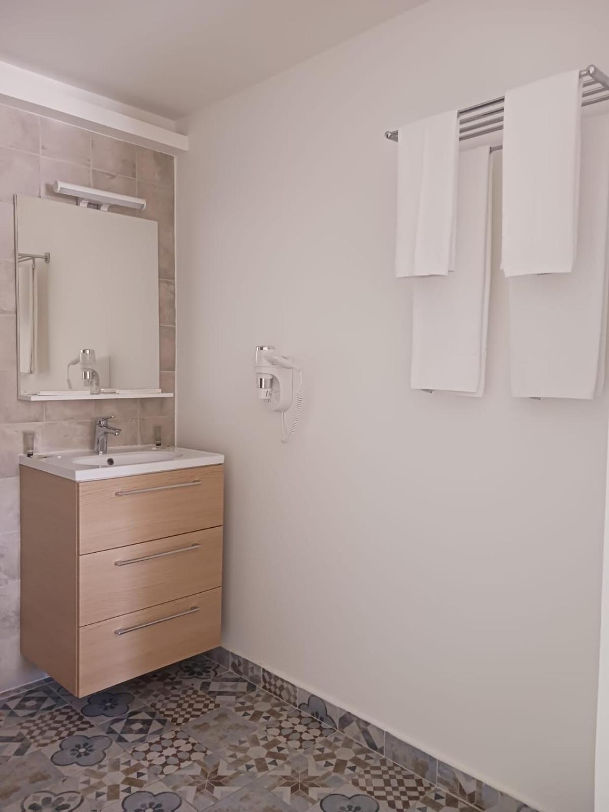 Cotinga Hotel Villars-les-Dombes Bagian luar foto
