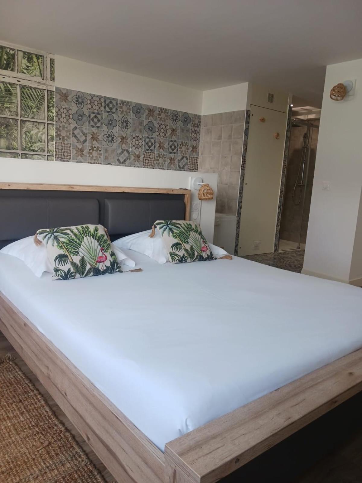 Cotinga Hotel Villars-les-Dombes Bagian luar foto